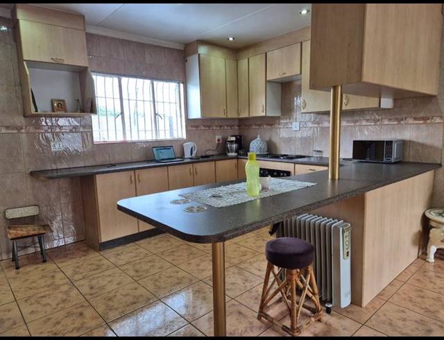 5 BEDROOM HOUSE FOR SALE IN BRACKENDOWNS